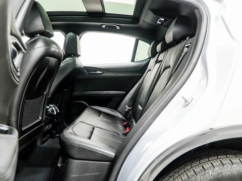 Used 2023 Alfa Romeo Stelvio Ti image 41