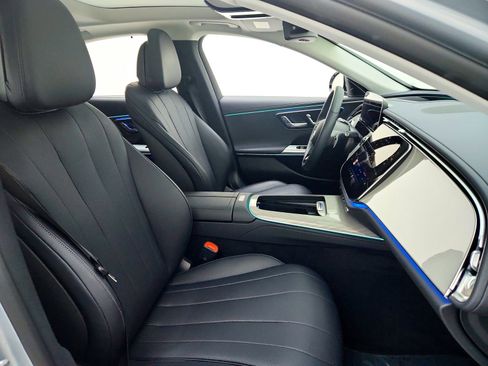 Used 2025 Mercedes-Benz E 450 4MATIC Sedan image 25