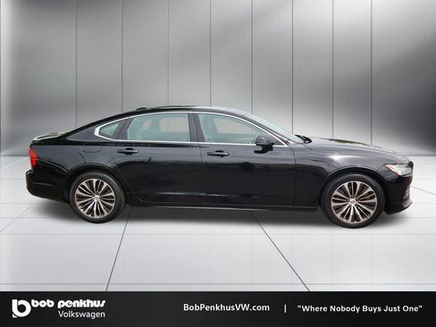 Used 2022 Volvo S90 B6 Momentum AWD/4WD image 24