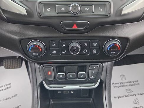 Used 2020 GMC Terrain SLE w/ Driver Convenience Package AWD/4WD image 19