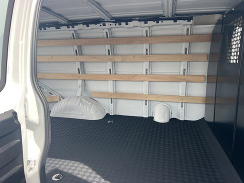 Used 2024 GMC Savana 2500 w/ Driver Convenience Package image 21