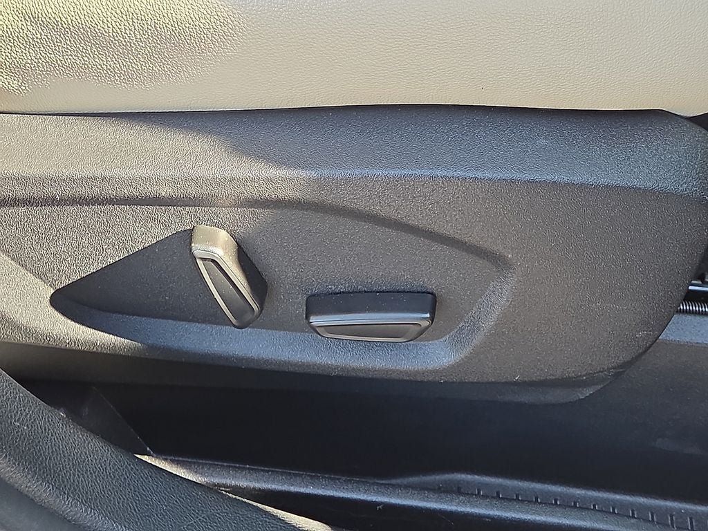Used 2024 Ford Edge Titanium AWD/4WD image 14