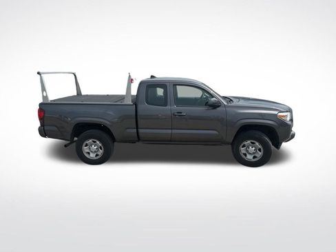 Used 2018 Toyota Tacoma SR w/ SR Convenience Package AWD/4WD image 5