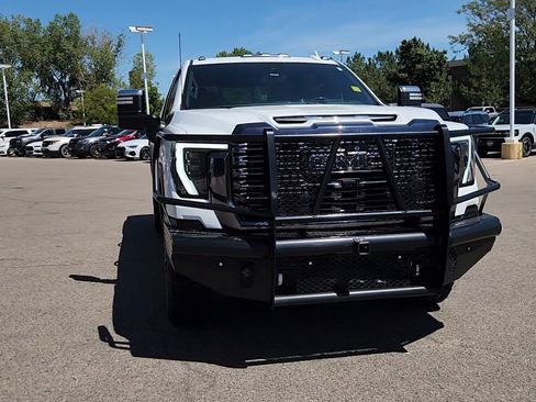 Used 2024 GMC Sierra 3500 Denali Ultimate AWD/4WD image 5