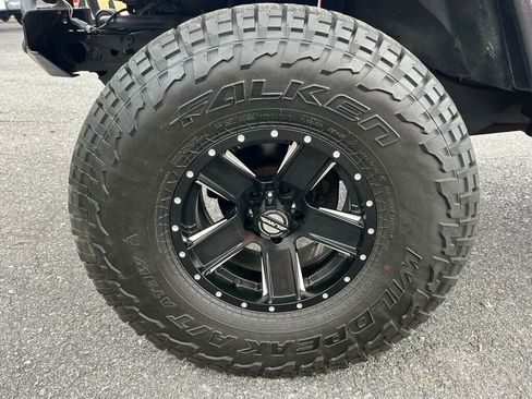 Used 2004 Jeep Wrangler Sport w/ Dual Top Group image 22