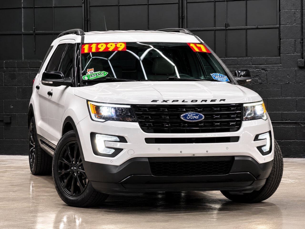 Used 2017 Ford Explorer Sport w/ Equipment Group 401A AWD/4WD image 1