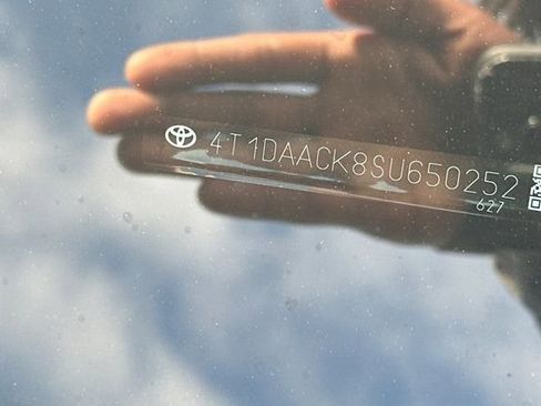 Used 2025 Toyota Camry SE image 5