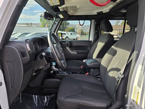 Used 2018 Jeep Wrangler Unlimited Sport S image 20