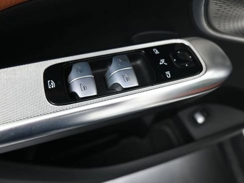 Used 2023 Mercedes-Benz GLC 300 image 13
