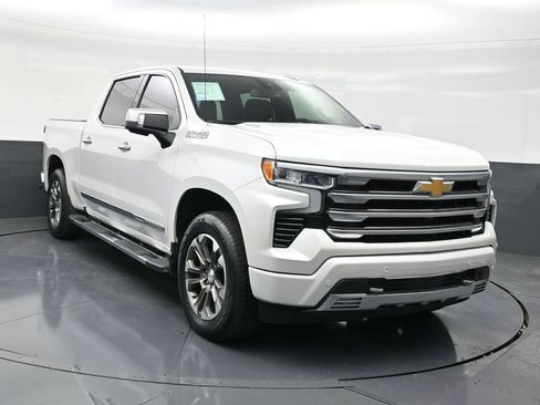 Used 2024 Chevrolet Silverado 1500 High Country AWD/4WD image 7