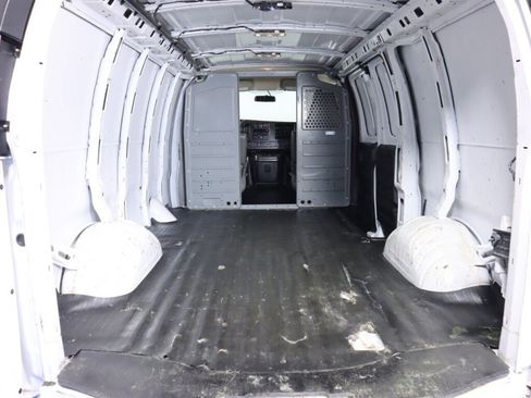 Used 2018 Chevrolet Express 2500 w/ Driver Convenience Package image 27