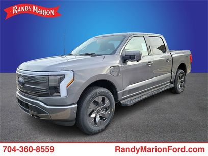 New 2023 Ford F150 Lightning Lariat w/ Max Trailer Tow Package