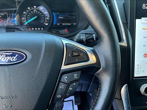 Used 2022 Ford Edge Titanium AWD/4WD image 12