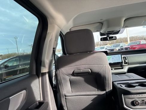 Used 2025 Ford Expedition Active image 31