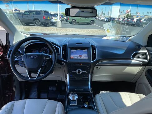 Used 2019 Ford Edge Titanium w/ Equipment Group 301A AWD/4WD image 17