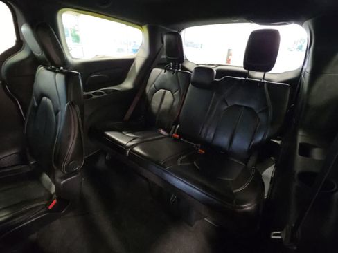 Used 2026 Chrysler Pacifica Select FWD image 29