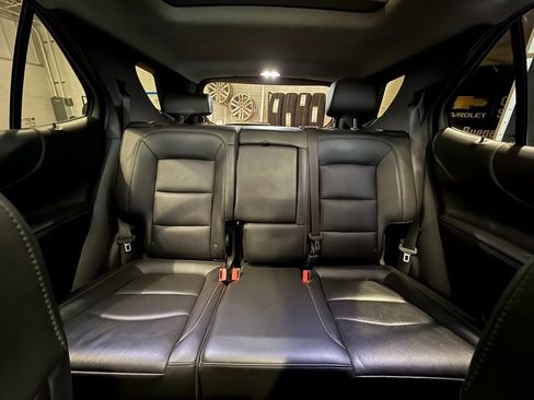 Used 2018 Chevrolet Equinox Premier image 26