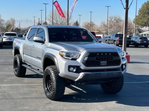 Certified 2020 Toyota Tacoma TRD Off-Road image 7