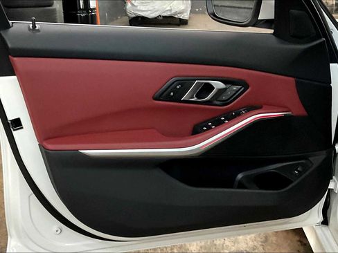 Used 2025 BMW 330i Sedan w/ Premium Package image 26