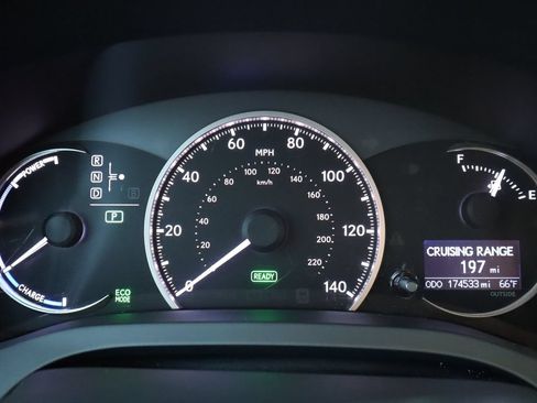 Used 2015 Lexus CT 200h w/ Navigation Package FWD image 34