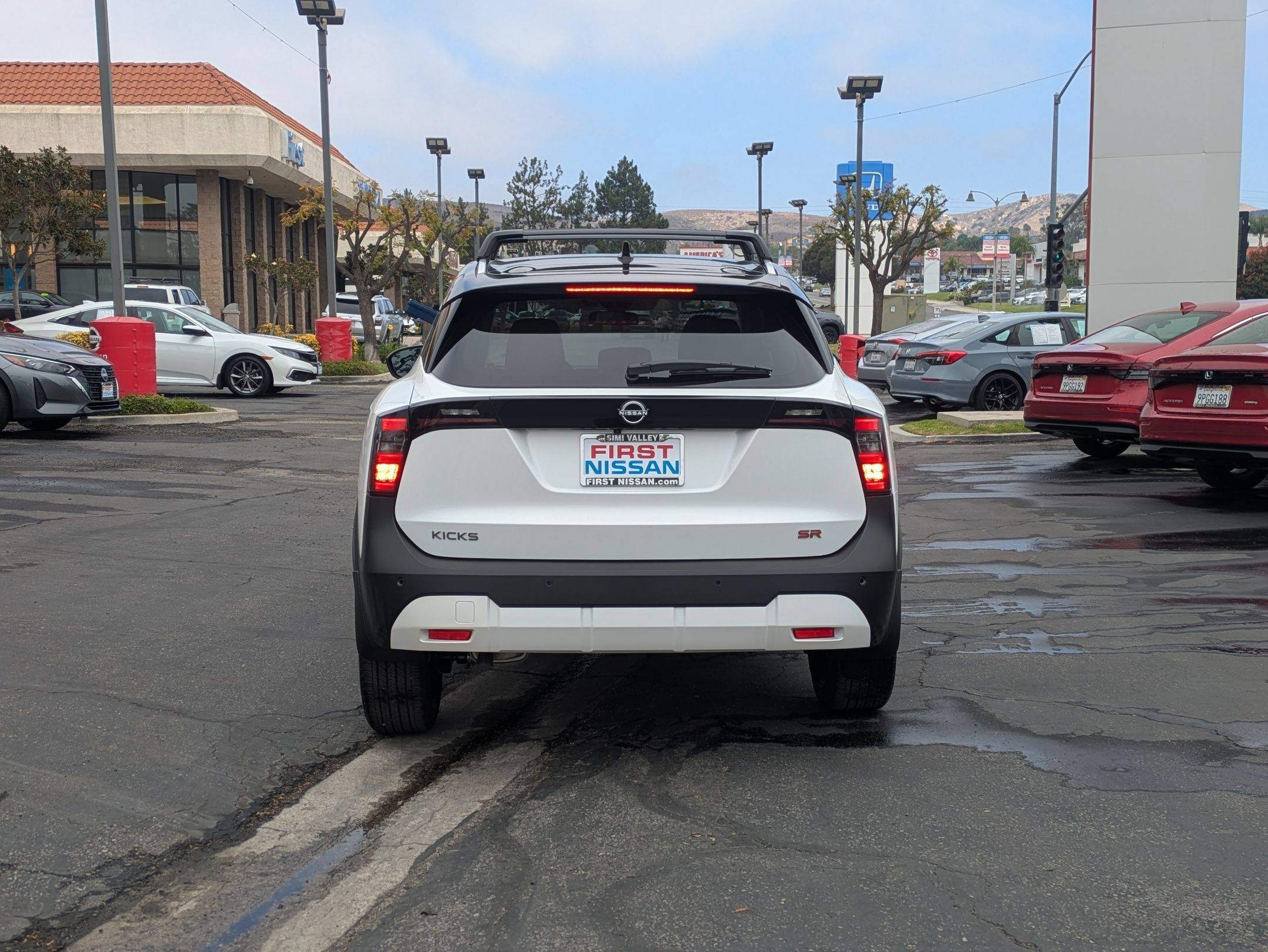 New 2026 Nissan Kicks SR FWD image 6
