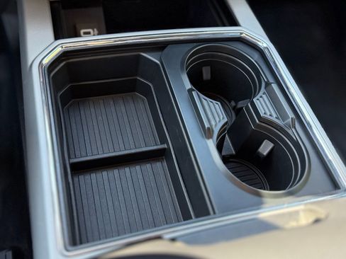 Used 2017 Ford F250 Lariat w/ Chrome Package image 16