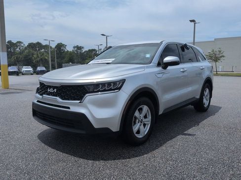 Used 2022 Kia Sorento LX FWD image 9