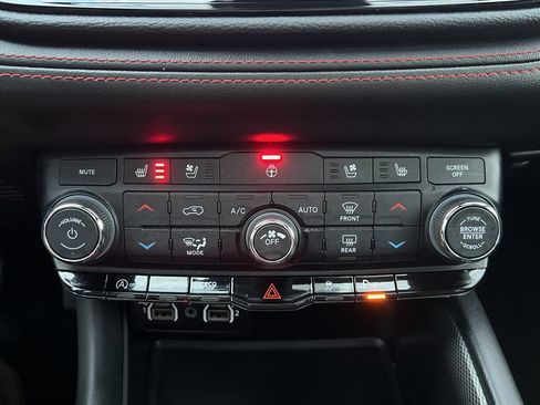 Used 2024 Dodge Durango GT image 23