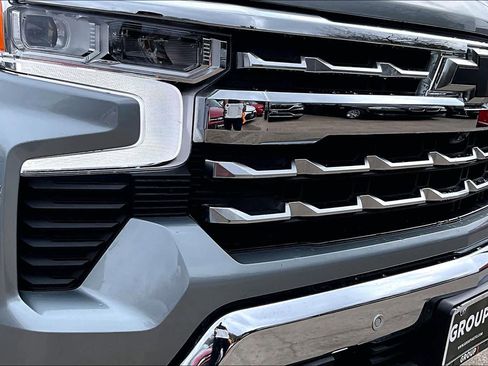 Used 2025 Chevrolet Silverado 1500 LTZ image 29