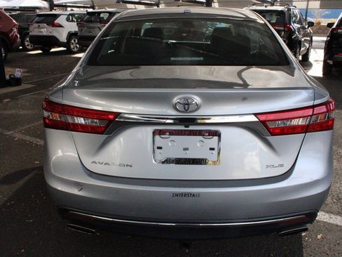 Used 2017 Toyota Avalon XLE image 15