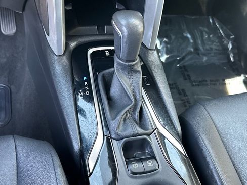 Used 2024 Toyota Corolla Cross XLE FWD image 29