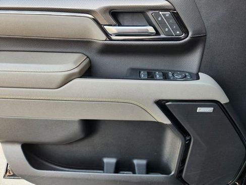 Used 2025 Chevrolet Silverado 2500 ZR2 w/ Technology Package image 34