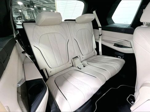 Used 2020 BMW X7 M50i image 37