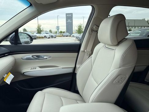 New 2026 Genesis GV70 2.5T Advanced image 18