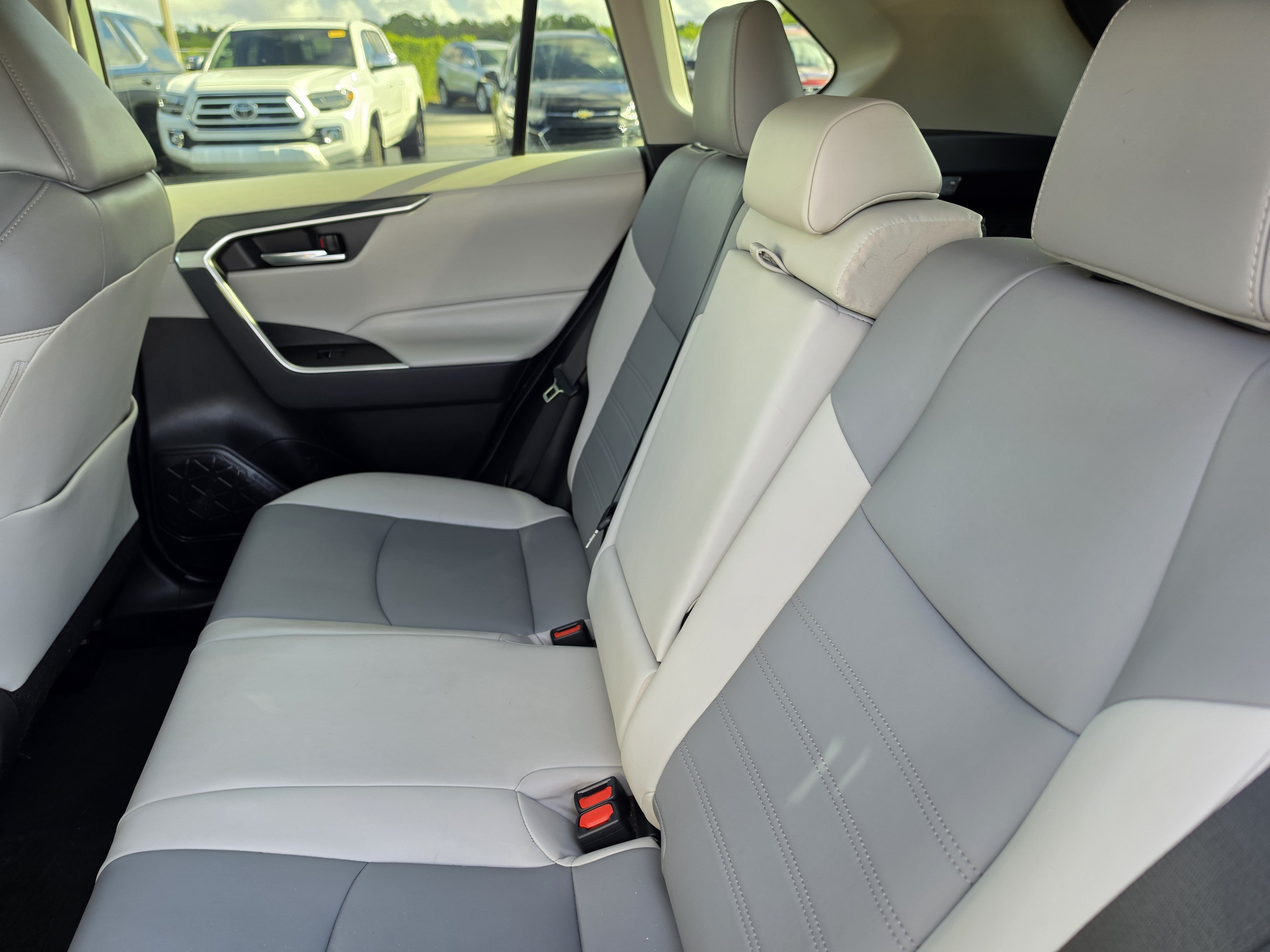 Used 2019 Toyota RAV4 XLE Premium w/ Advanced Technology Package FWD image 14
