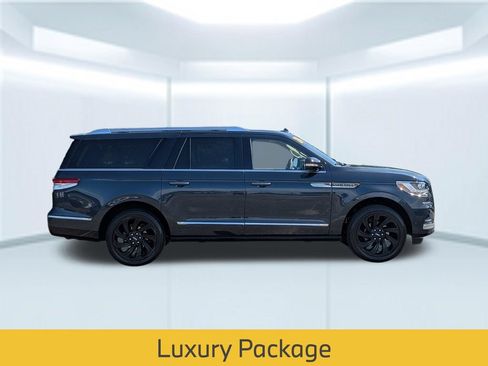 Used 2024 Lincoln Navigator L Reserve AWD/4WD image 7