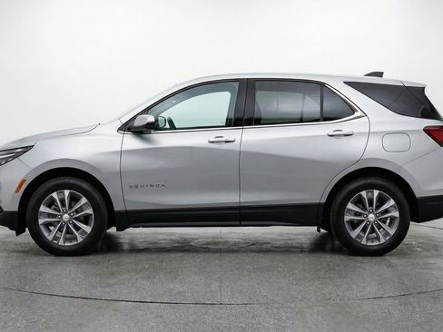 Used 2025 Chevrolet Equinox LT FWD image 5
