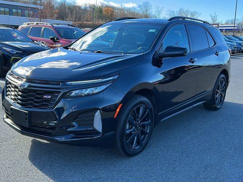 Used 2022 Chevrolet Equinox RS image 3
