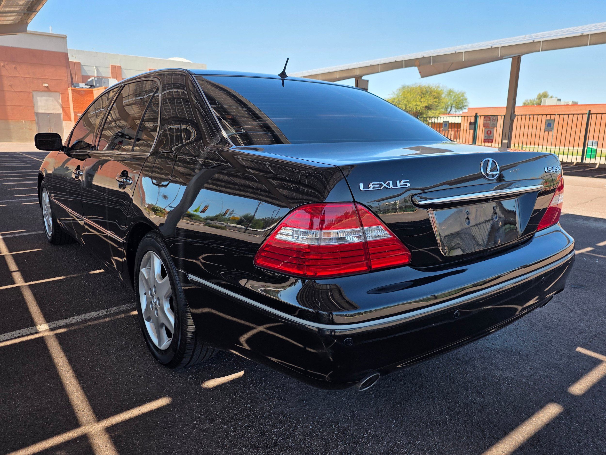 Used 2004 Lexus LS 430 RWD image 3