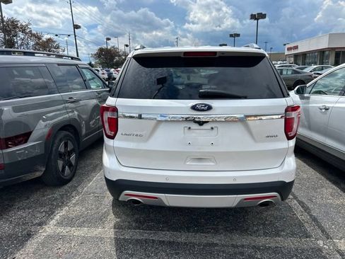 Used 2017 Ford Explorer Limited w/ Equipment Group 301A AWD/4WD image 3