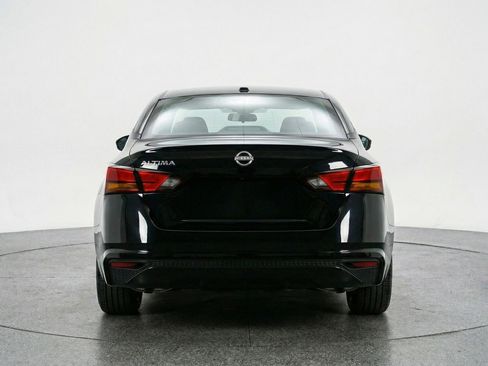Used 2025 Nissan Altima 2.5 SV image 7