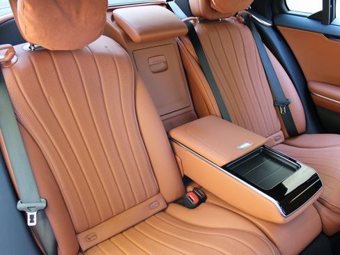 Used 2022 Mercedes-Benz S 500 4MATIC w/ 3D Technology Package image 15