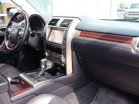 Used 2014 Lexus GX 460 w/ Premium Package AWD/4WD image 36
