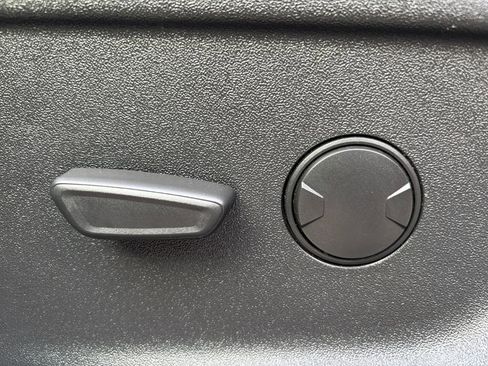 Used 2023 Ford F150 XLT image 12