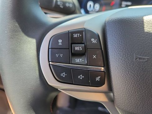 Used 2026 Ford Explorer Active w/ Active Comfort Package RWD image 5