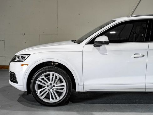 Used 2019 Audi Q5 2.0T Premium Plus w/ Premium Plus Package AWD/4WD image 12