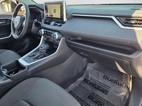 Used 2023 Toyota RAV4 XLE AWD/4WD image 21
