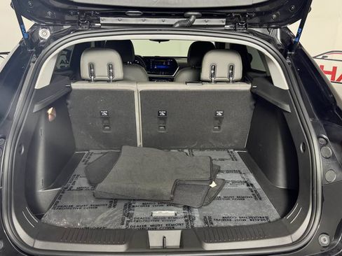 Used 2025 Chevrolet Trax ACTIV w/ Sunroof Package FWD image 31