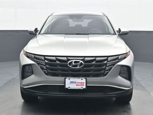 Used 2023 Hyundai Tucson SE image 1