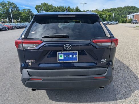 Used 2019 Toyota RAV4 XLE w/ Convenience Package AWD/4WD image 4
